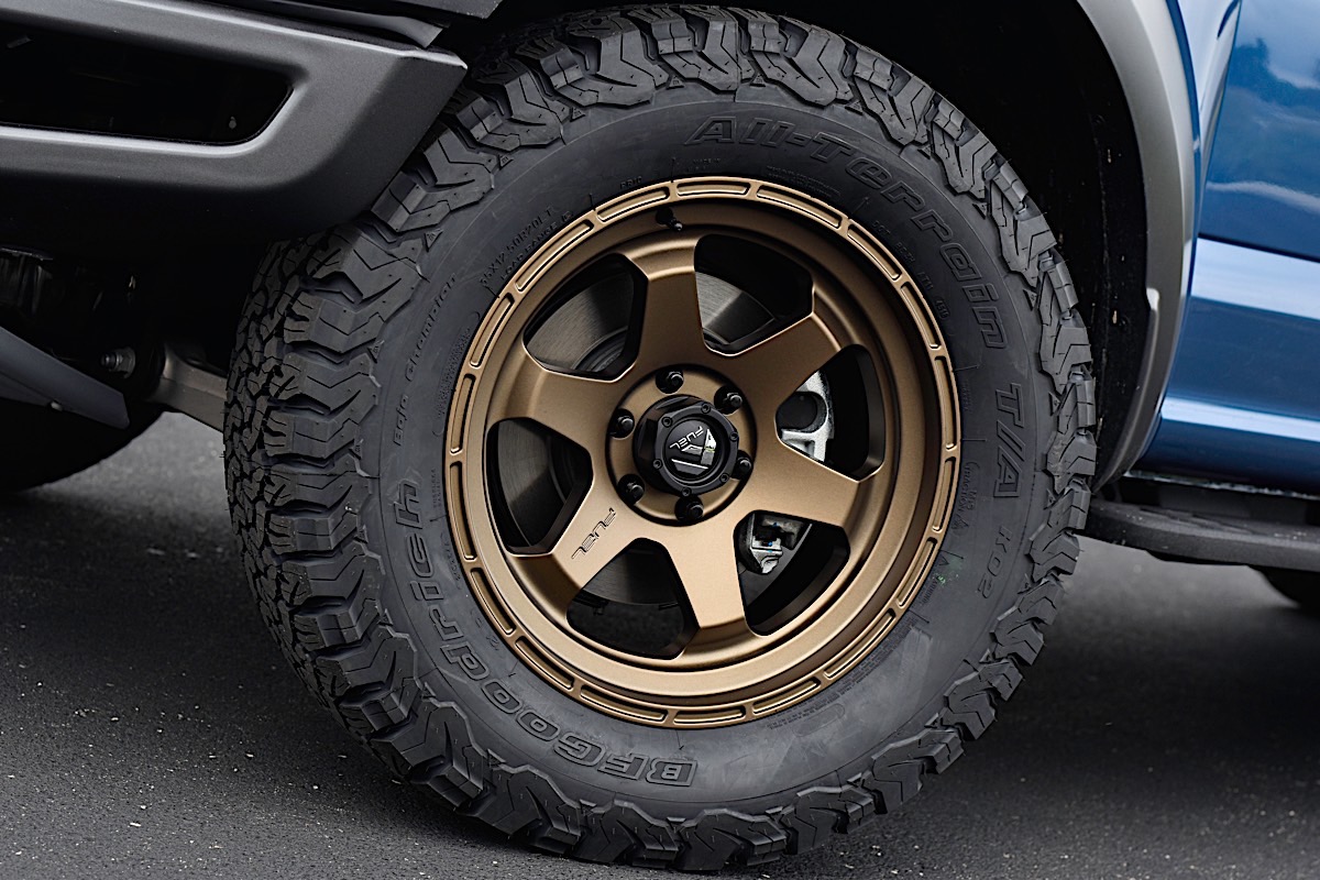 Ford Raptor with Fuel 1-Piece Wheels Shok - D666